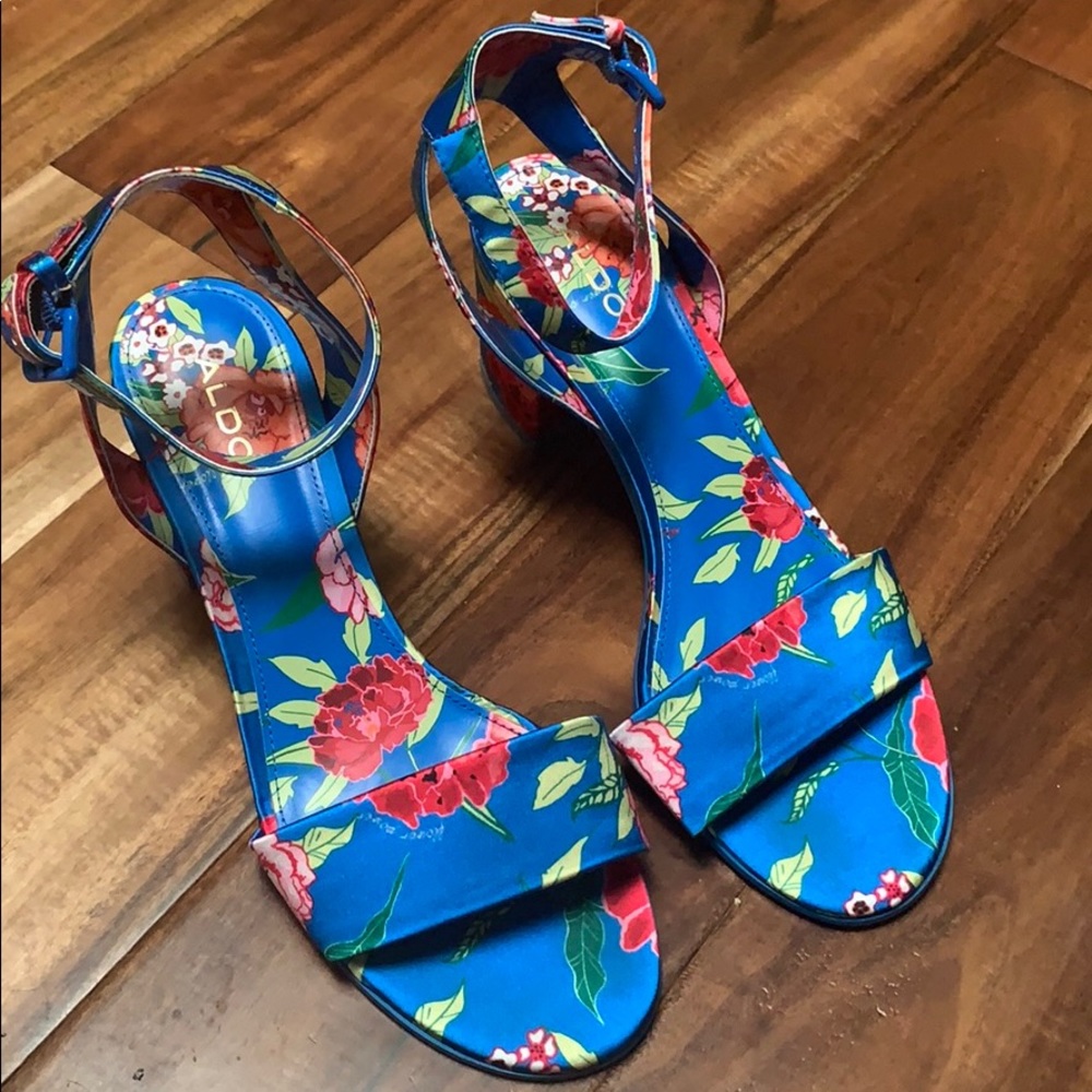 Also Blue Floral 8.5 heels